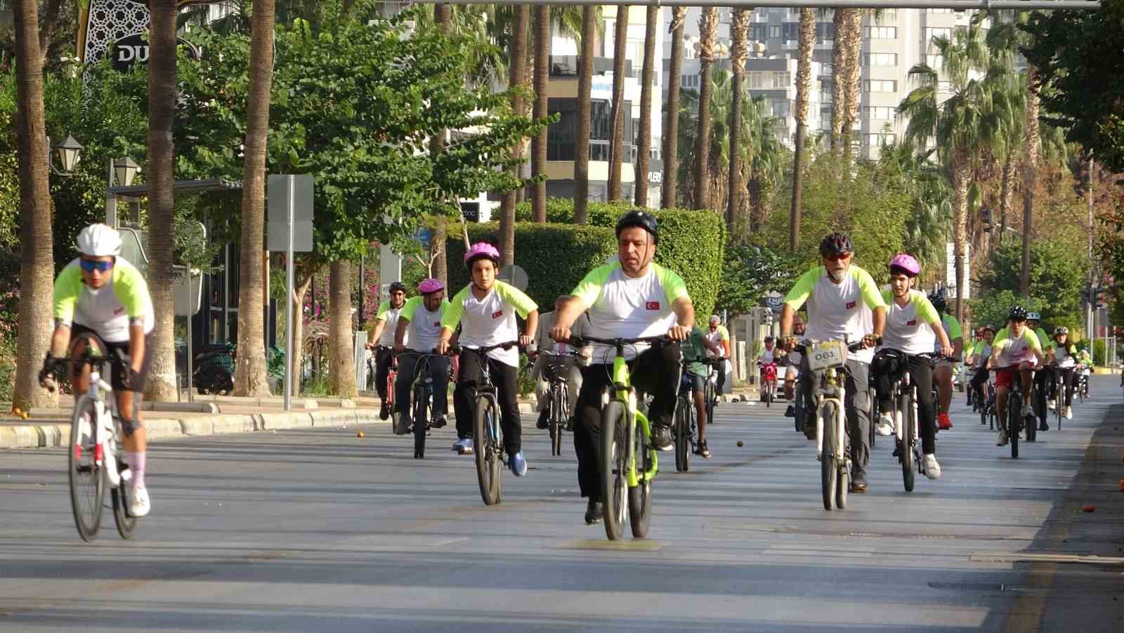 mersinde yaslisindan gencine bisiklet tutkunlari pedal cevirdi 3