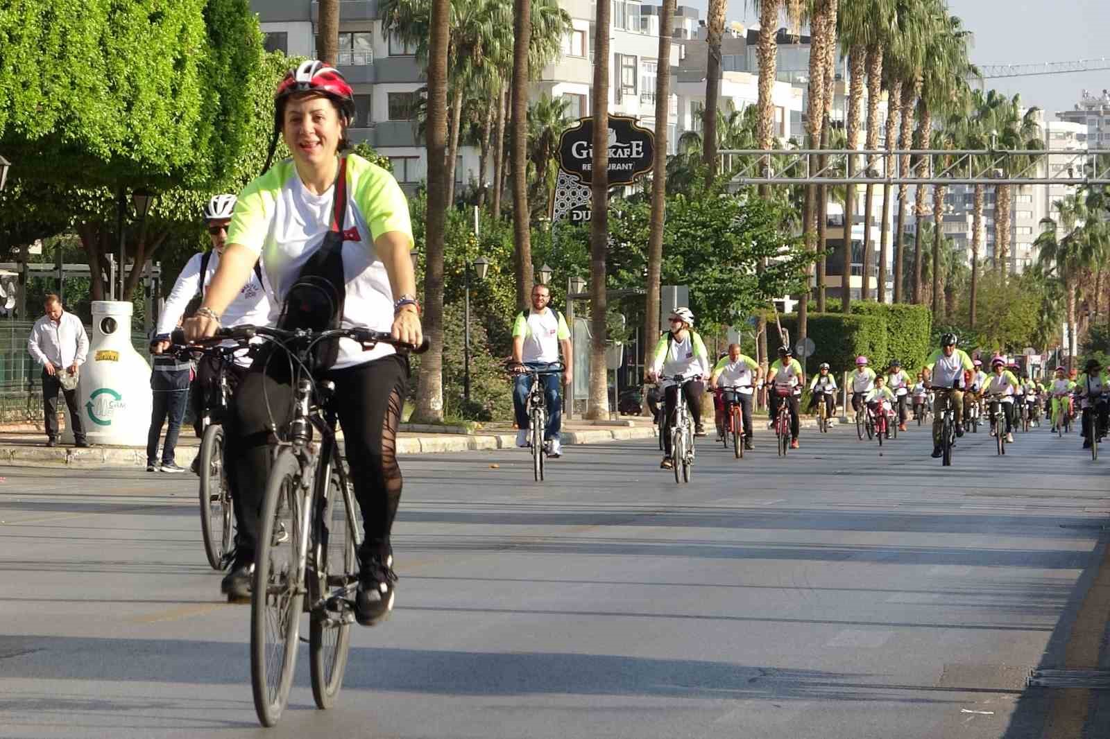 mersinde yaslisindan gencine bisiklet tutkunlari pedal cevirdi 4 wbksfwBC