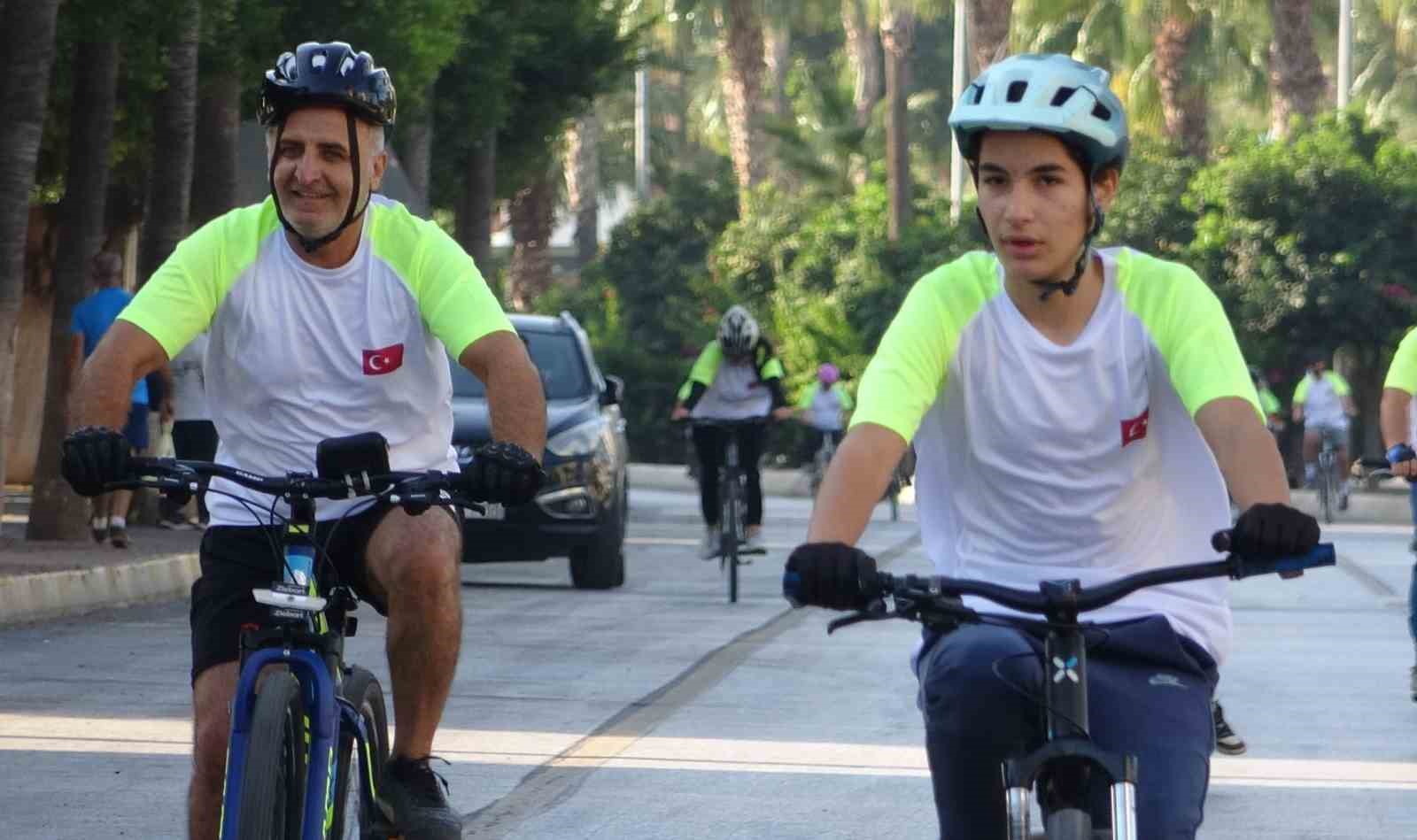 mersinde yaslisindan gencine bisiklet tutkunlari pedal cevirdi 5 VhtKaHw7