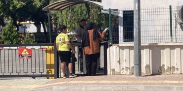 mersinde-yks-heyecani-sinava-saniyelerle-yetistiler-4Rb5agIQ.jpg