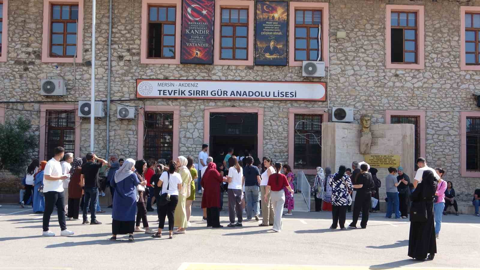 mersinde yks heyecani sinava saniyelerle yetistiler 5 js5LlcK4