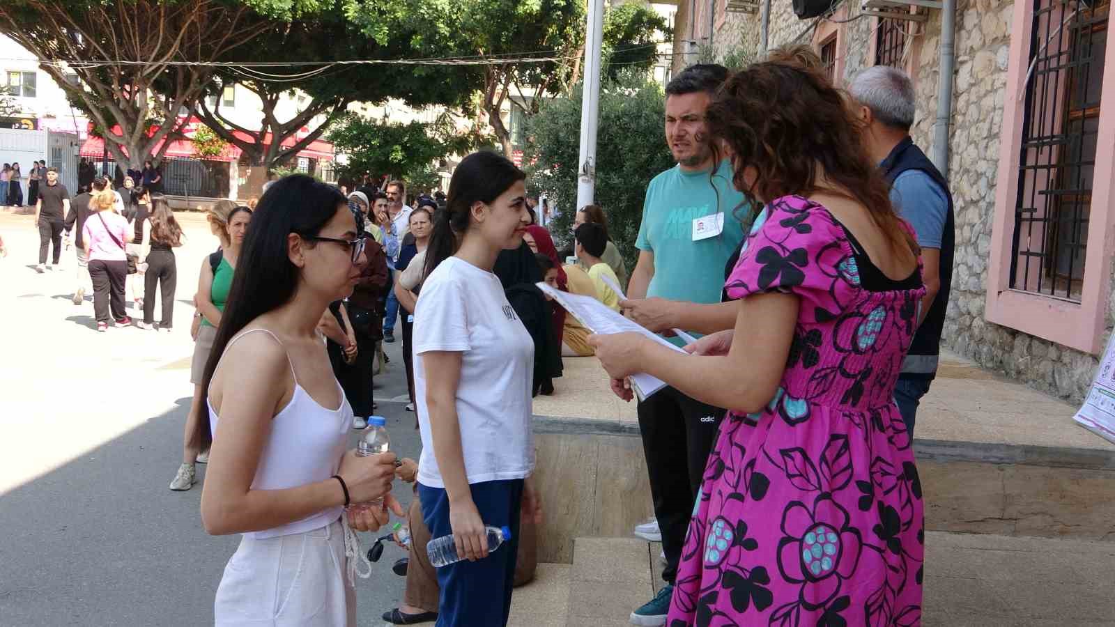 mersinde yks heyecani sinava saniyelerle yetistiler 6 SPZCW59I