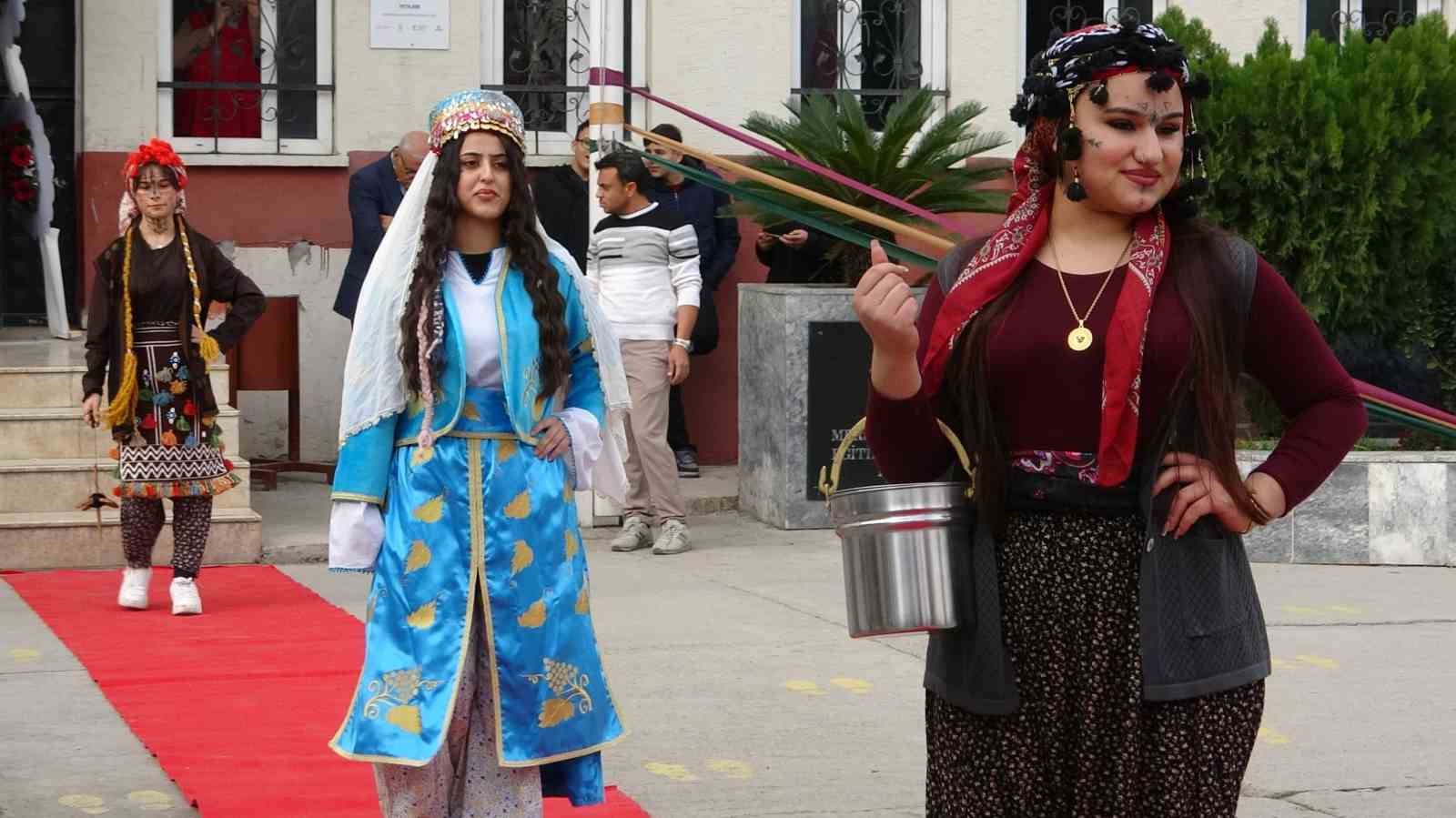 mersinde yoruk gocer kultur kalir soleni 0 8zvIppEy