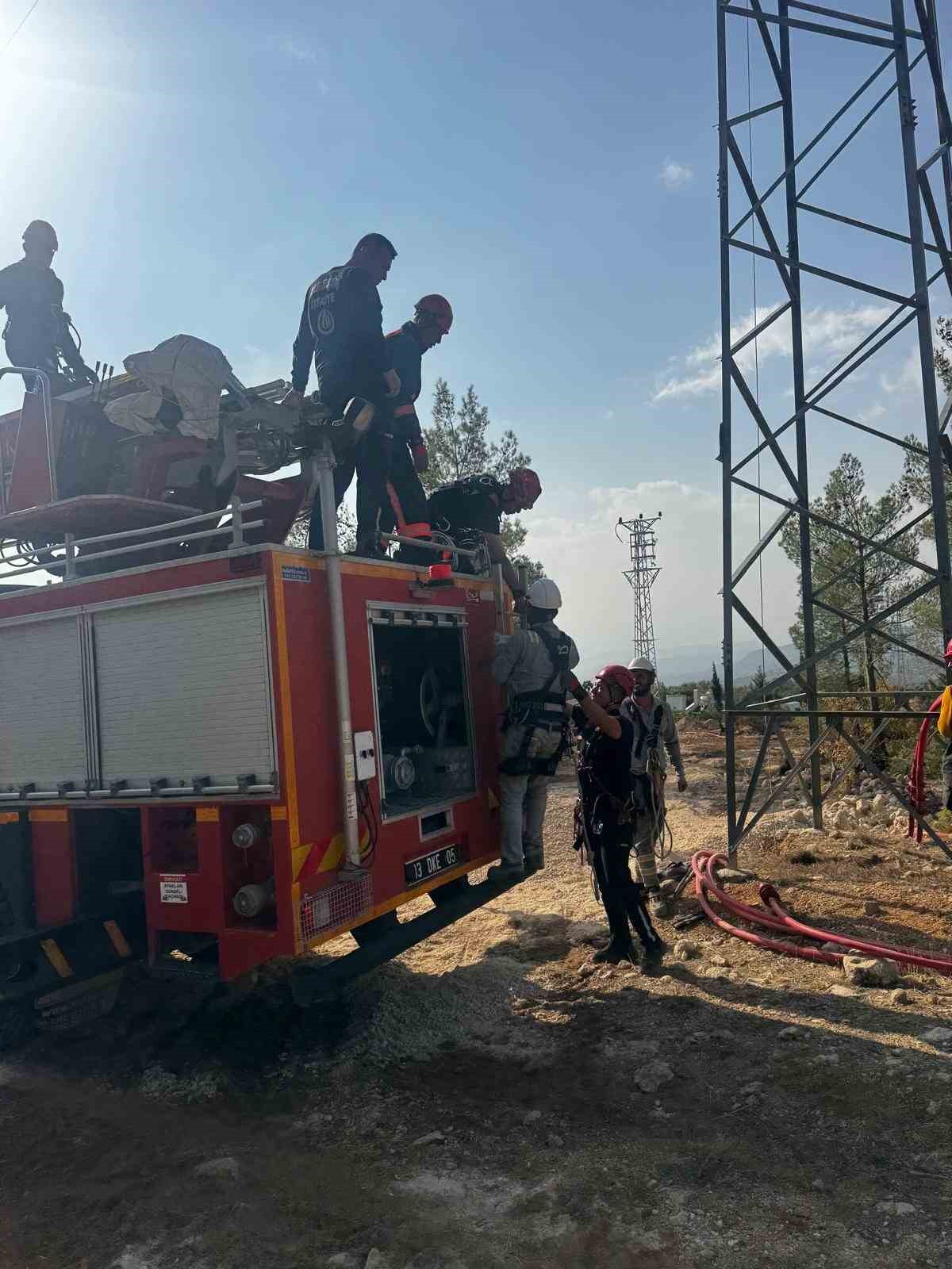 mersinde yuksek gerilim direginde mahsur kalan isci kurtarildi 1 adJpLQdf
