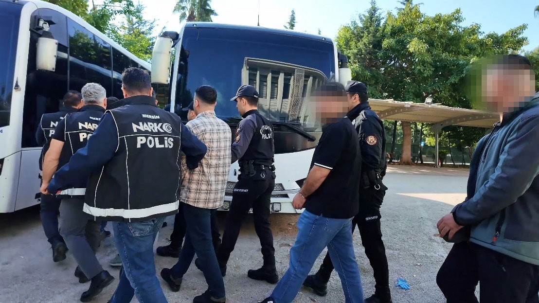 mersinde zehir tacirlerine darbe 13 gozalti 0 WK7M5T8S