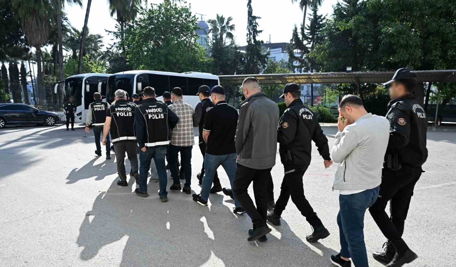 mersinde zehir tacirlerine darbe 13 gozalti 2 uKBa3iGe
