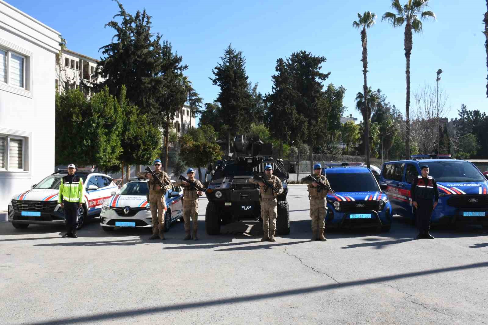 mersinde zehir tacirlerine safak operasyonu 43 gozalti 448 bin sentetik hap ele gecirildi 2 zwG8M2wi