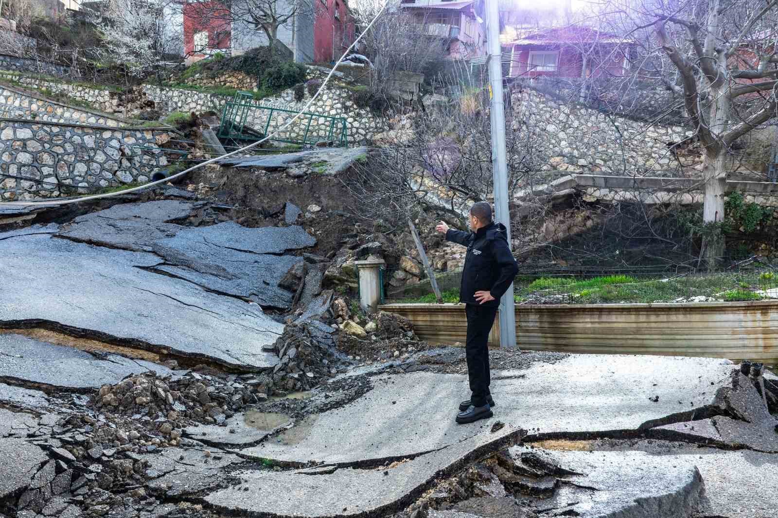 mersindeki heyelan bolgesi havadan goruntulendi 4 7zWg4YDW