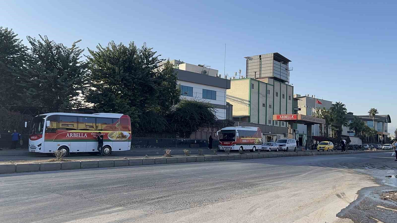 mersindeki makarna fabrikasinda zirai ilac zehirlenmesi 11 isci hastaneye kaldirildi 3