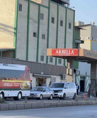 mersindeki-makarna-fabrikasinda-zirai-ilac-zehirlenmesi-11-isci-hastaneye-kaldirildi-zJ59PBEt.jpg