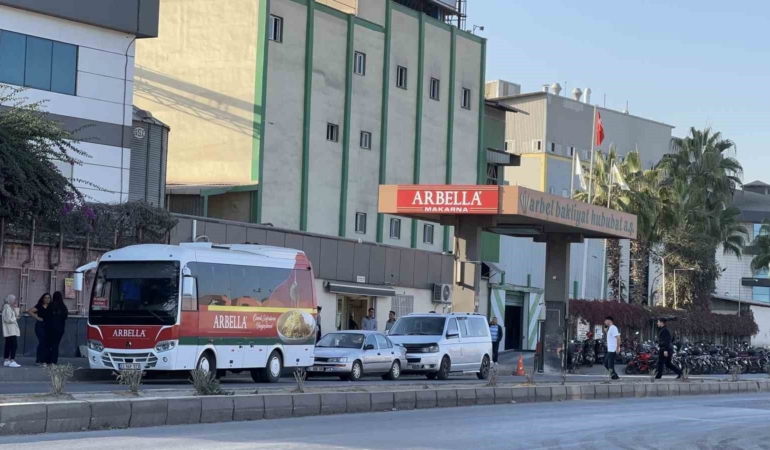 mersindeki-makarna-fabrikasinda-zirai-ilac-zehirlenmesi-11-isci-hastaneye-kaldirildi-zJ59PBEt.jpg