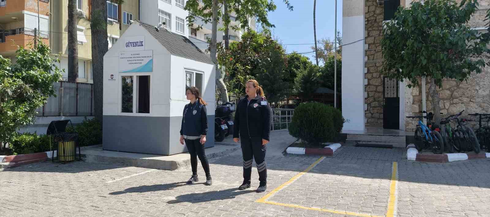 mersindeki okullarda guvenlik onlemleri alindi veliler memnun kaldi 2 imRXPaFU