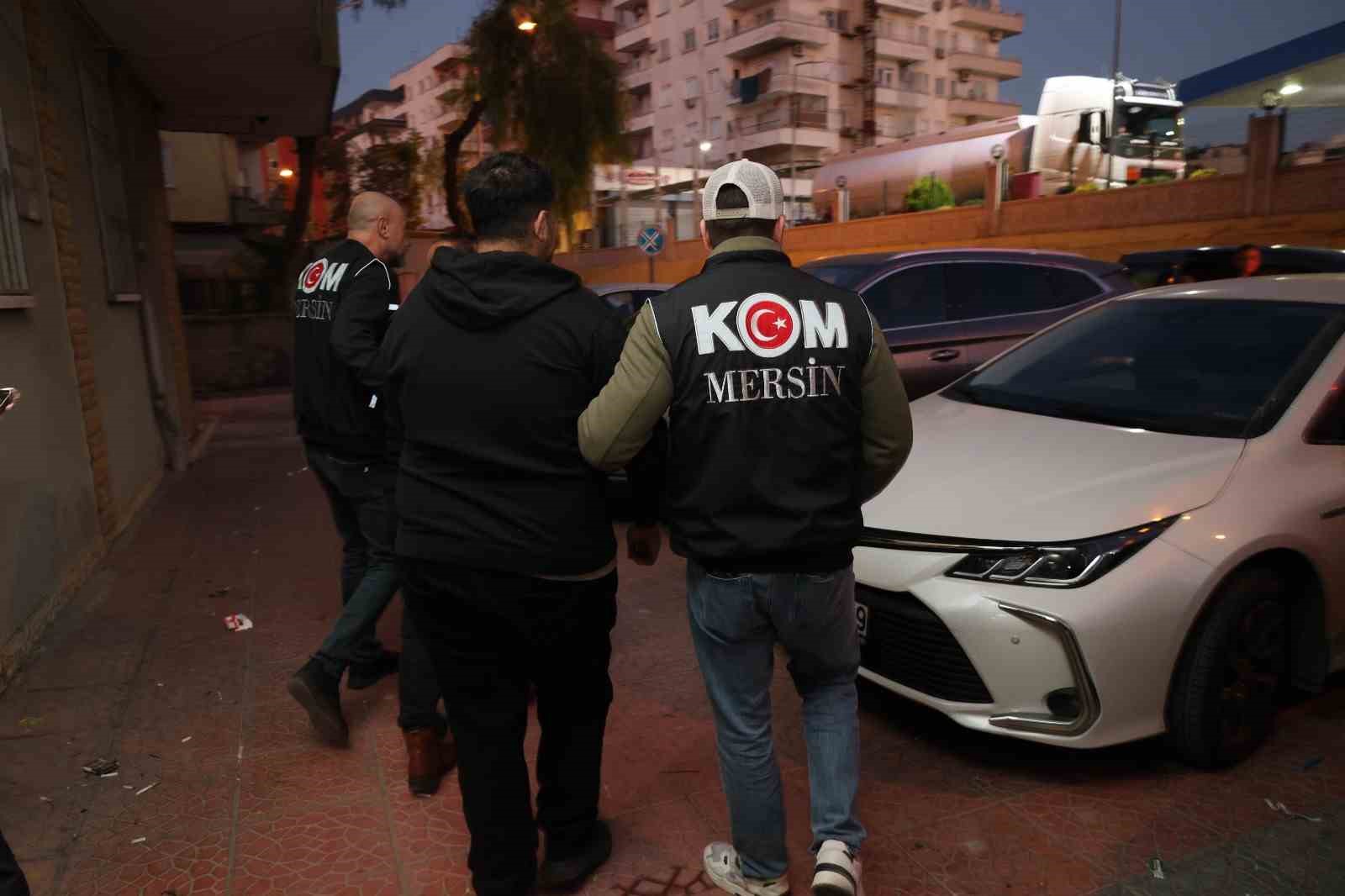 mersindeki rusvet operasyonunda 6si gumruk memuru 11 kisi tutuklandi 0 taBWkMM3