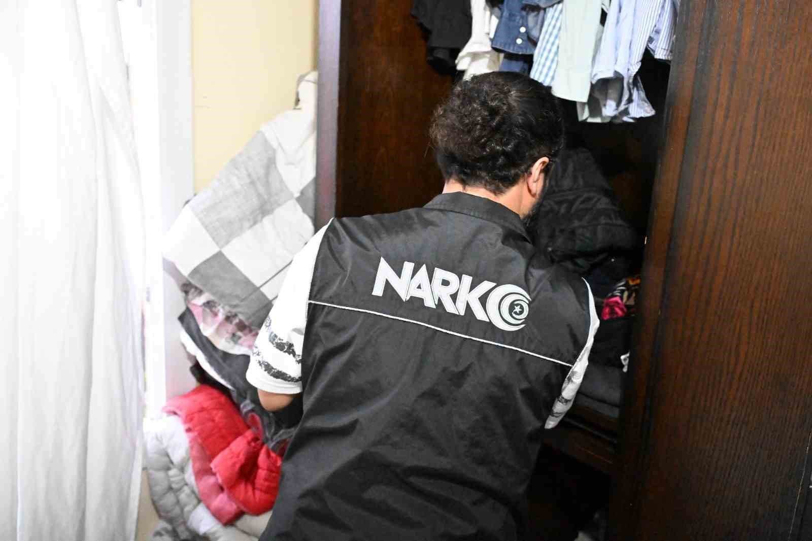 Mersin’deki uyuşturucu operasyonu: 27 tutuklama 9 mersindeki uyusturucu operasyonu 27 tutuklama 5