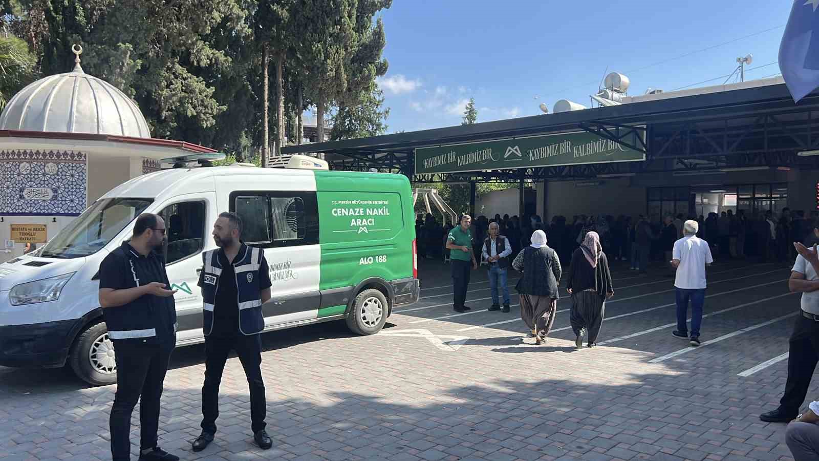 mersindeki vahsette hayatini kaybedenler son yolculuguna ugurlaniyor 3 OObgY6WT