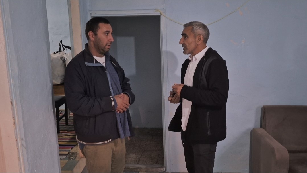 Mersin’den İstanbul’a uzanan buruk bir hayat hikayesi: Annesinin kabul etmediği engelli adama muhtar sahip çıktı 4 mersinden istanbula uzanan buruk bir hayat hikayesi annesinin kabul etmedigi engelli adama muhtar sahip