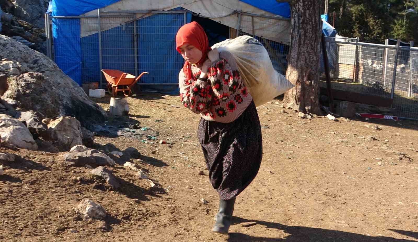 mersinli yoruk kizi baba meslegiyle kulturunu yasatiyor 4 QmIBOQdk