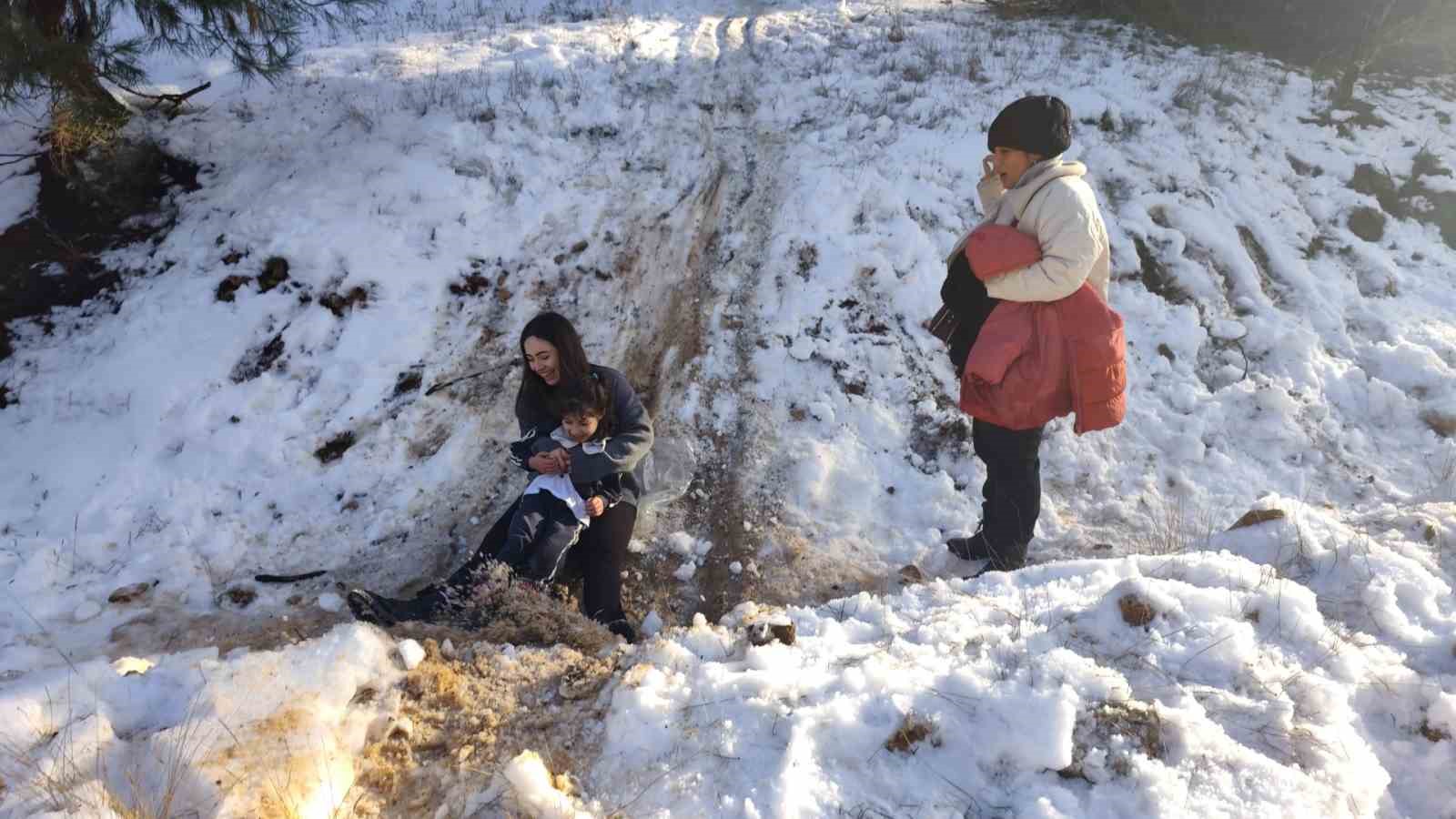 mersinliler hafta sonu kar yagan yaylalara akin etti 2 gYveVvIY