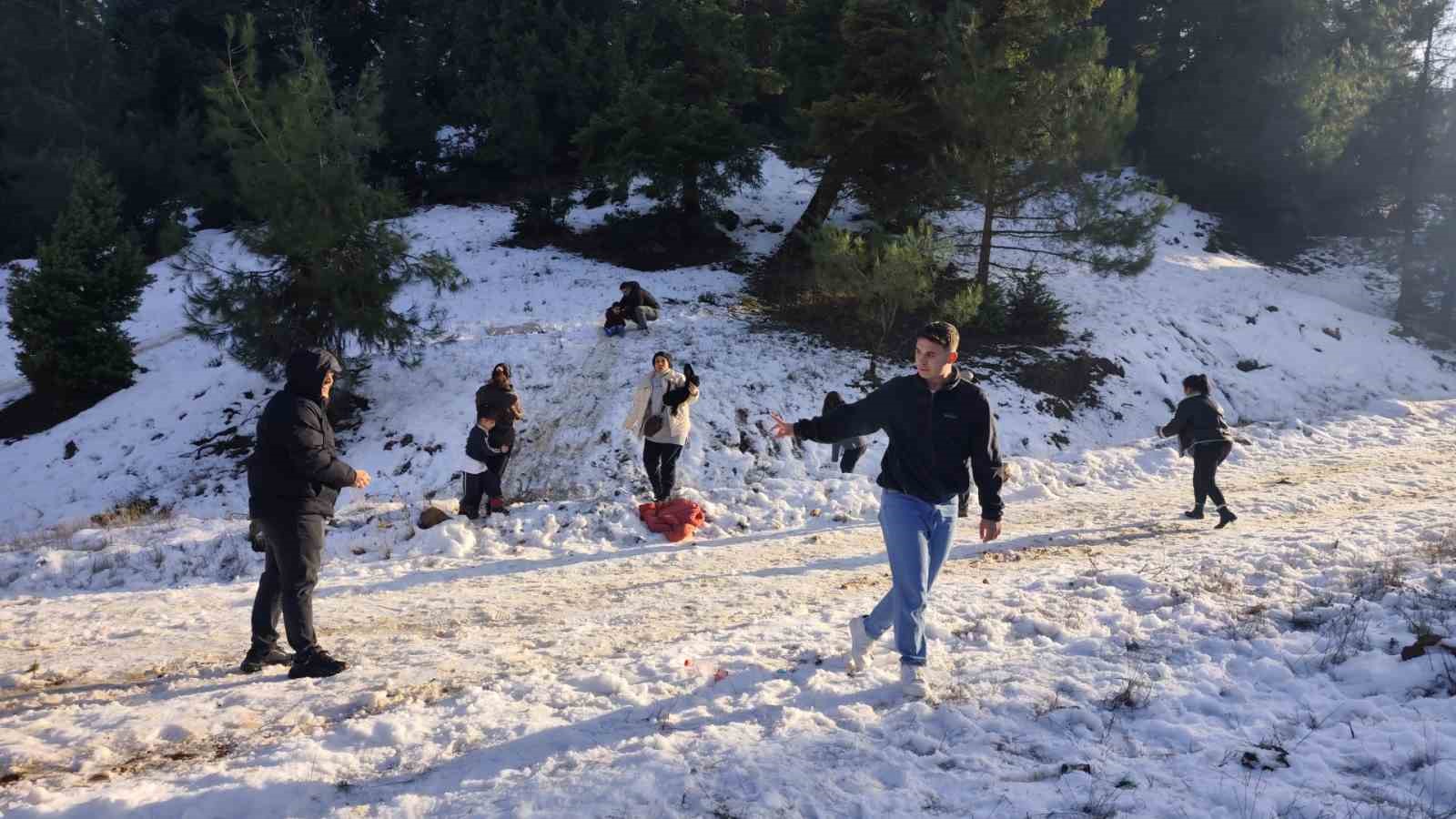 mersinliler hafta sonu kar yagan yaylalara akin etti 4 AyZm6qnT