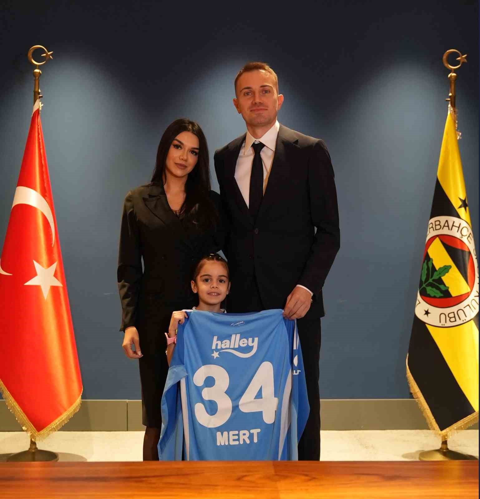 mert gunok yeniden fenerbahcede 3 YJiDKrDN