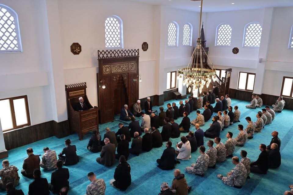 Merzifon 5’inci Ana Jet Üssü’nde inşa edilen Mehmetçik Camii ibadete açıldı 8 merzifon 5inci ana jet ussunde insa edilen mehmetcik camii ibadete acildi 4 eDArJLk9
