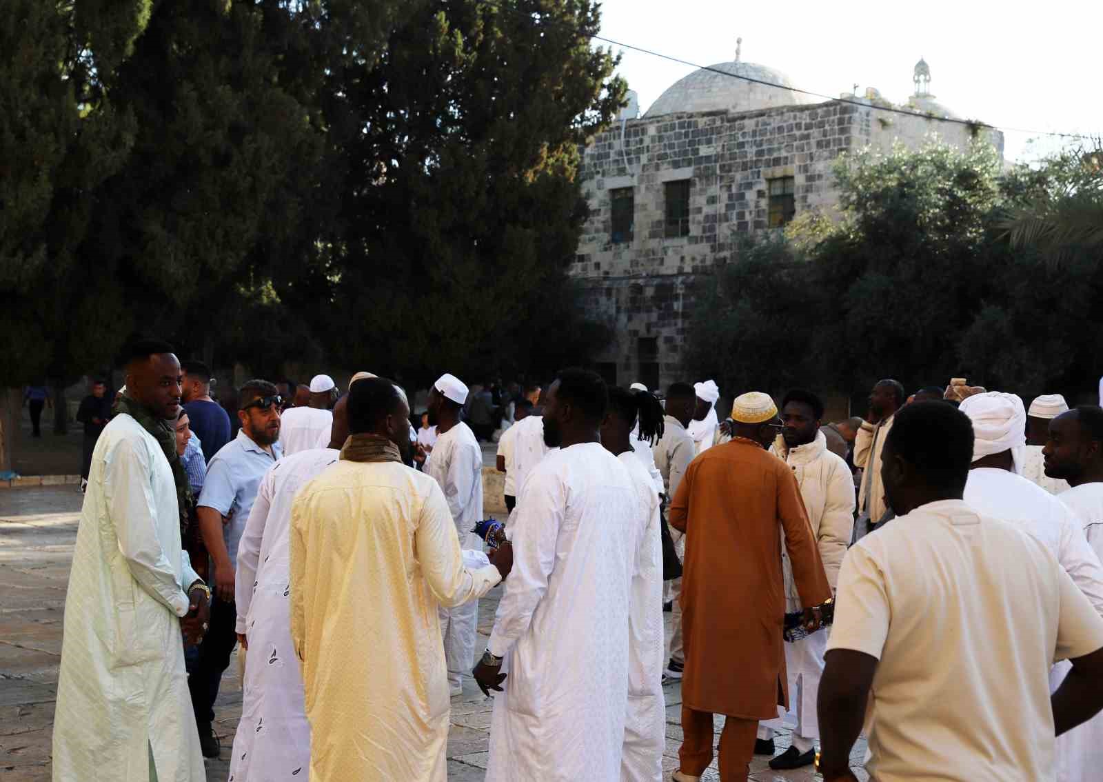 mescid i aksada bayram namazi 140 bin muslumanla kilindi 6 64WR568t