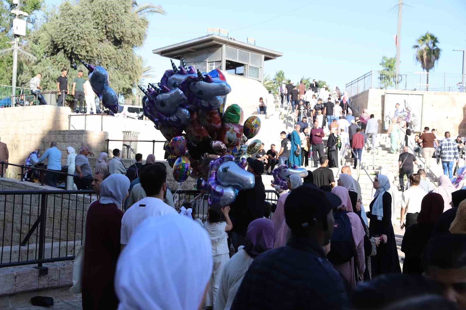 mescid i aksada bayram namazi 140 bin muslumanla kilindi 8 LgSQ4YUf