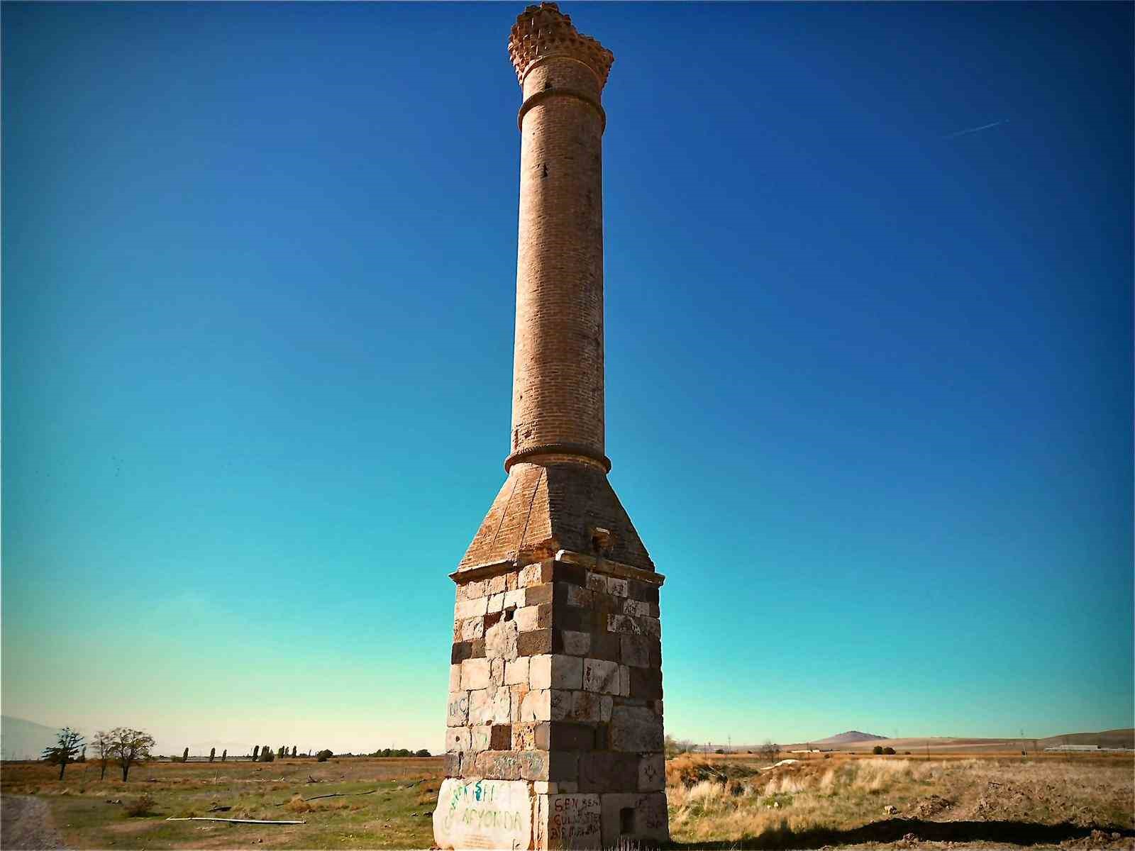 Mescidi yanan caminin minaresi 200 yılı aşkın süredir zamana meydan okuyor 7 mescidi yanan caminin minaresi 200 yili askin suredir zamana meydan okuyor 3 a5SzXdKY