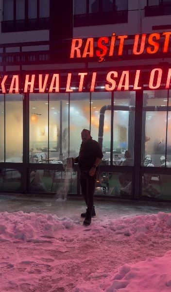 meshur tostcu soguk havada sov yapmak isterken kendini yakti 6