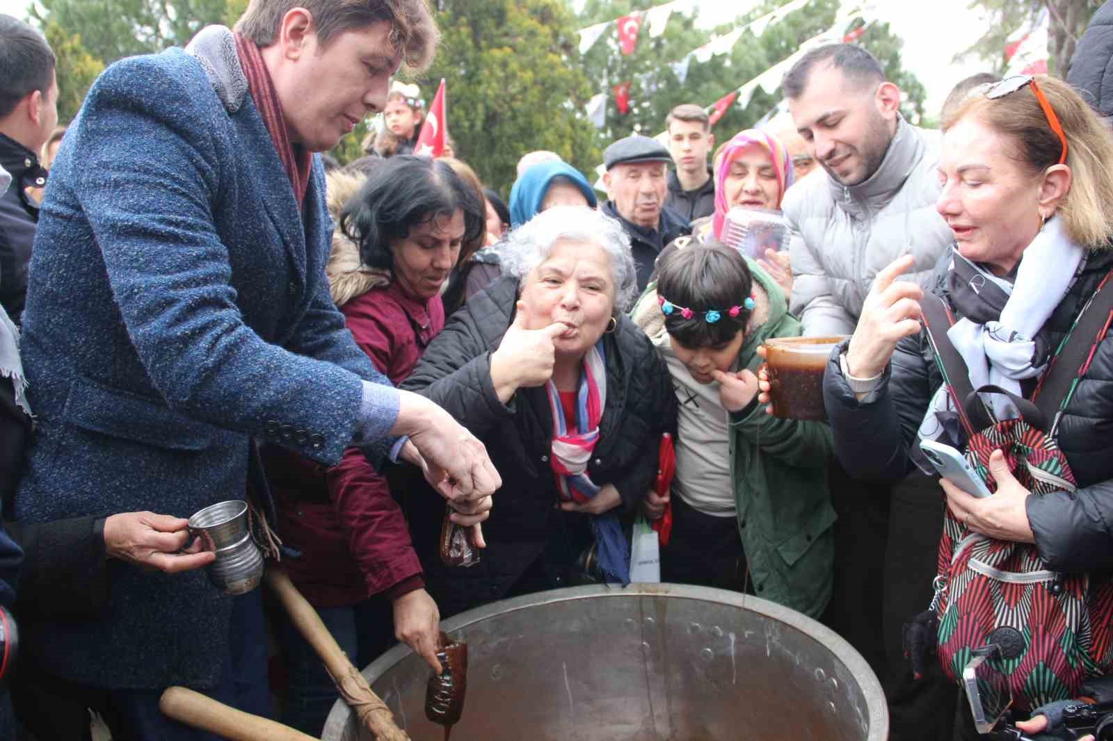 mesir macunundan alabilmek icin kazanin icine girdiler 1 pEHQb6MG