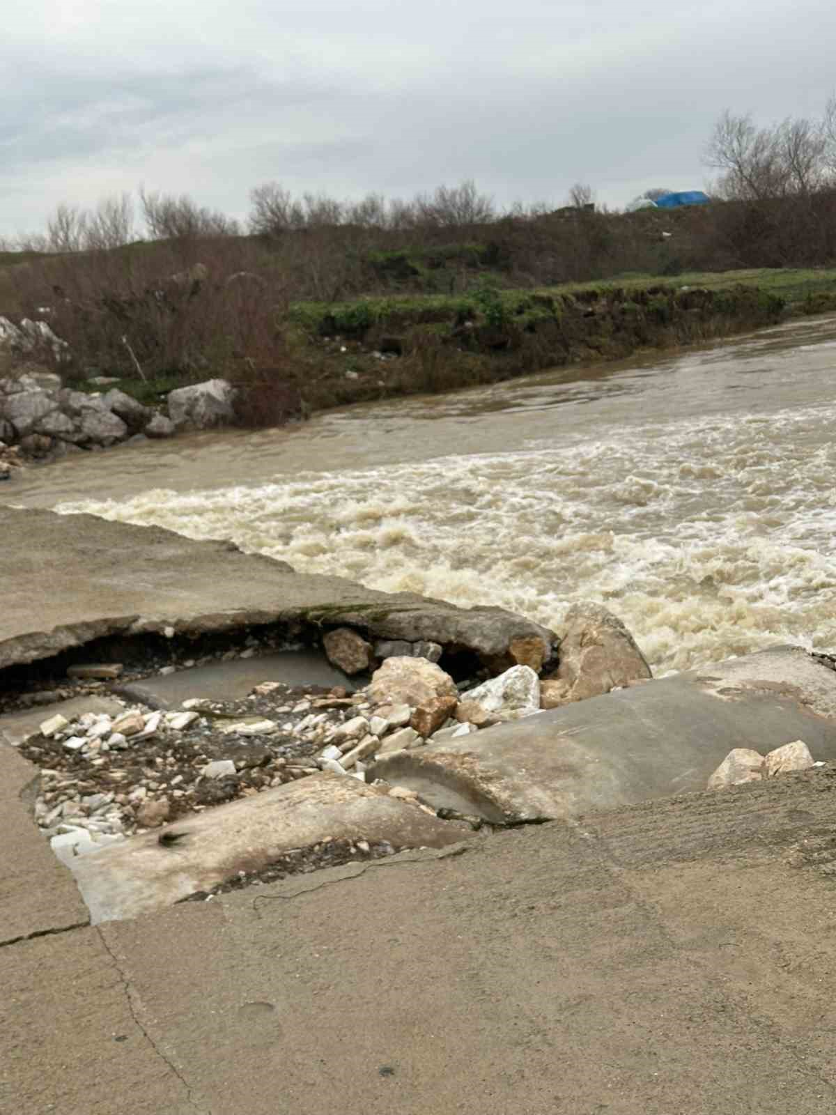 mesire alanindaki hasarli kopru tehlike saciyor 2 ymJmEu9D