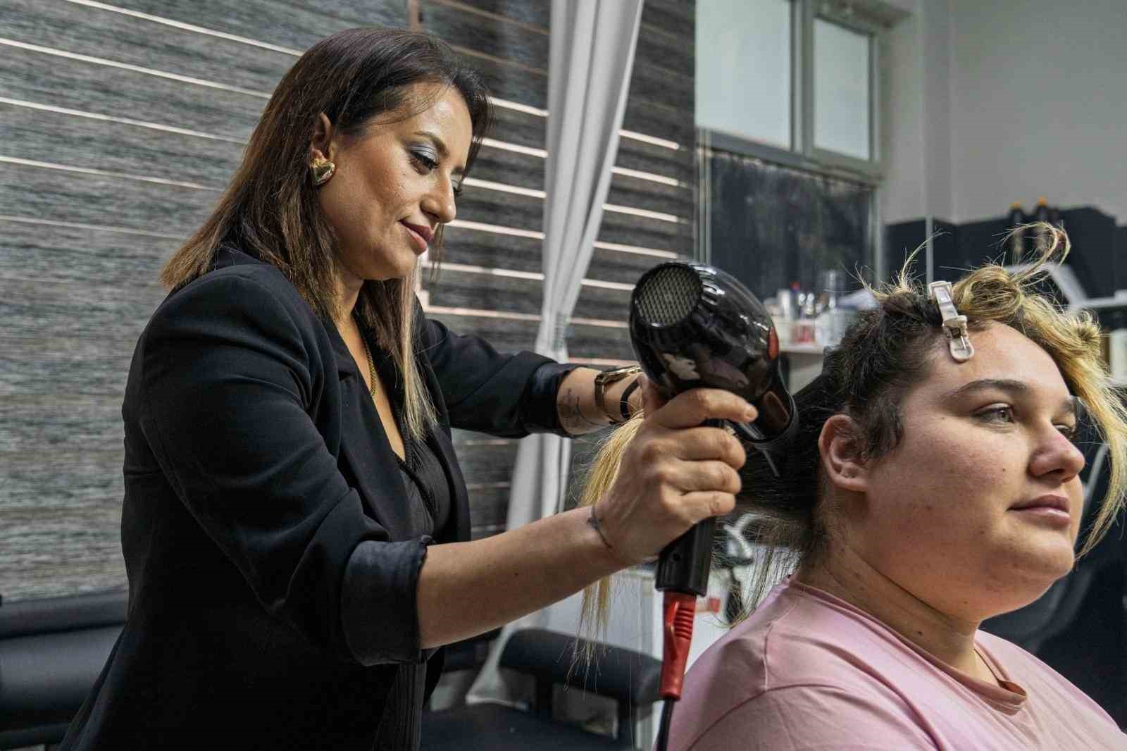 meslek fabrikasinda aldigi egitimler sonunda kendi isinin patronu oldu 1 HFClidaZ