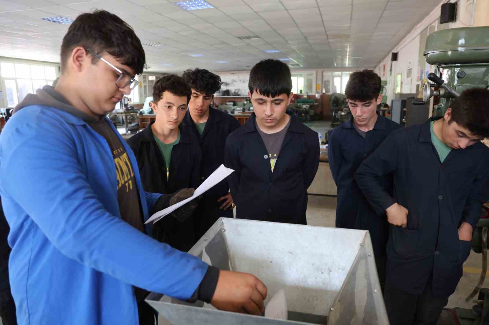 meslek lisesi ogrencilerinden sifir atik hamlesi 0 TAr8TOfy