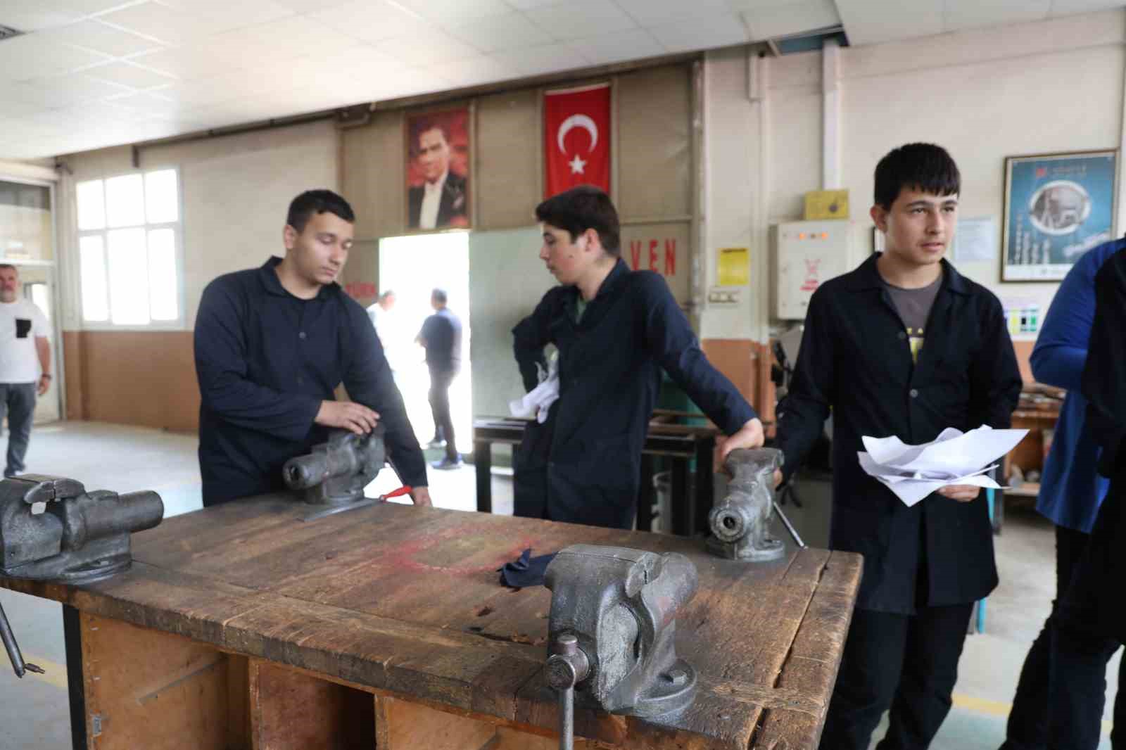 meslek lisesi ogrencilerinden sifir atik hamlesi 1 XWaEDYWF
