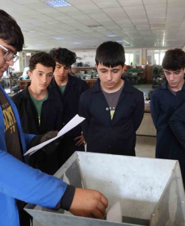 meslek-lisesi-ogrencilerinden-sifir-atik-hamlesi-RM7DPcCZ.jpg