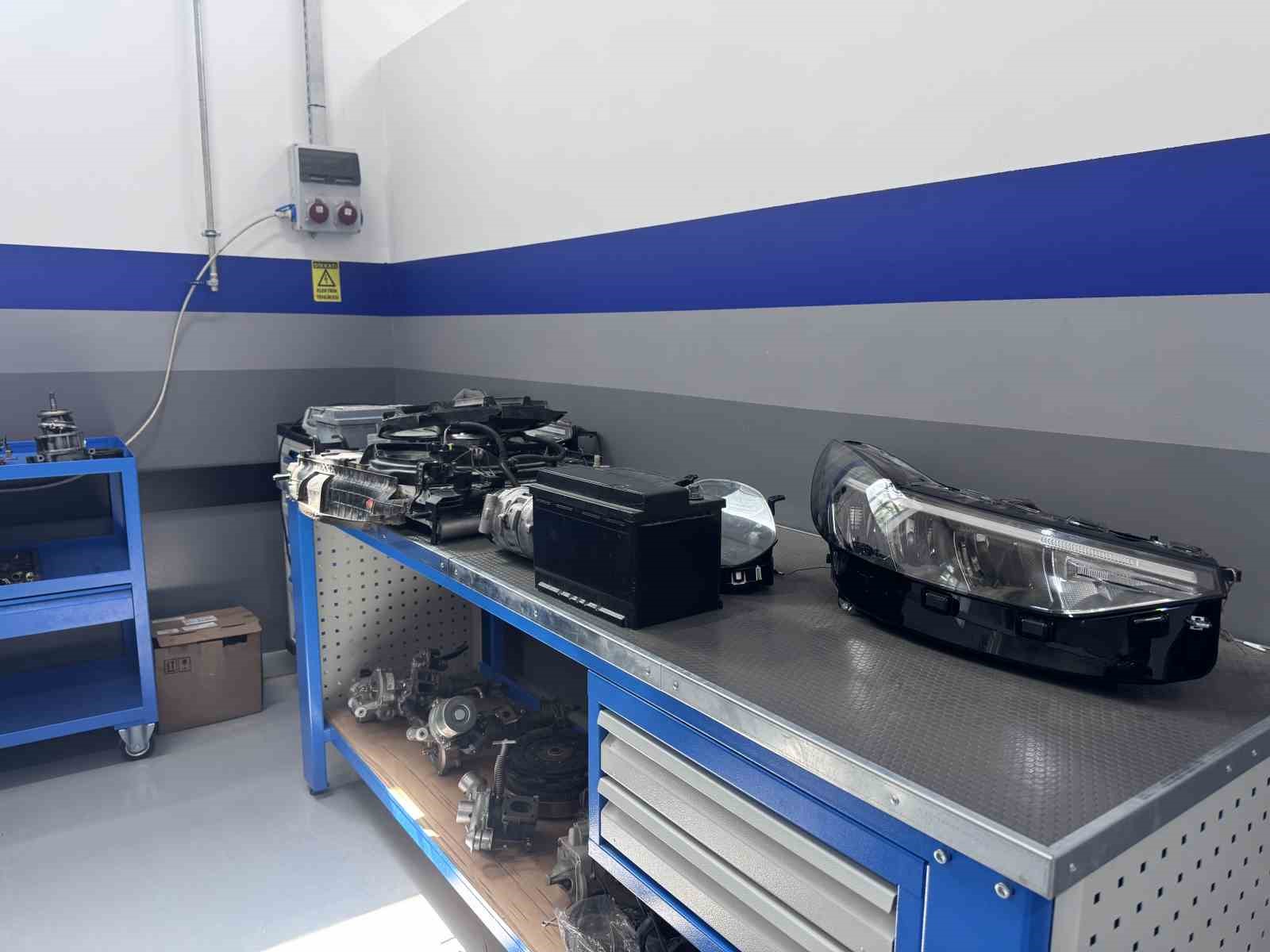 Meslek lisesine ’otomotiv eğitim laboratuvarı’ 6 meslek lisesine otomotiv egitim laboratuvari 2 NZLvDHQ4