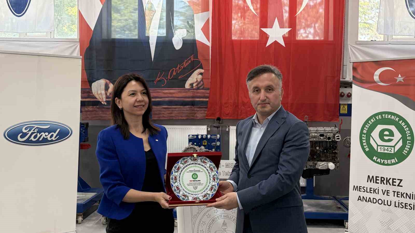 Meslek lisesine ’otomotiv eğitim laboratuvarı’ 7 meslek lisesine otomotiv egitim laboratuvari 3 ttlRmIfH
