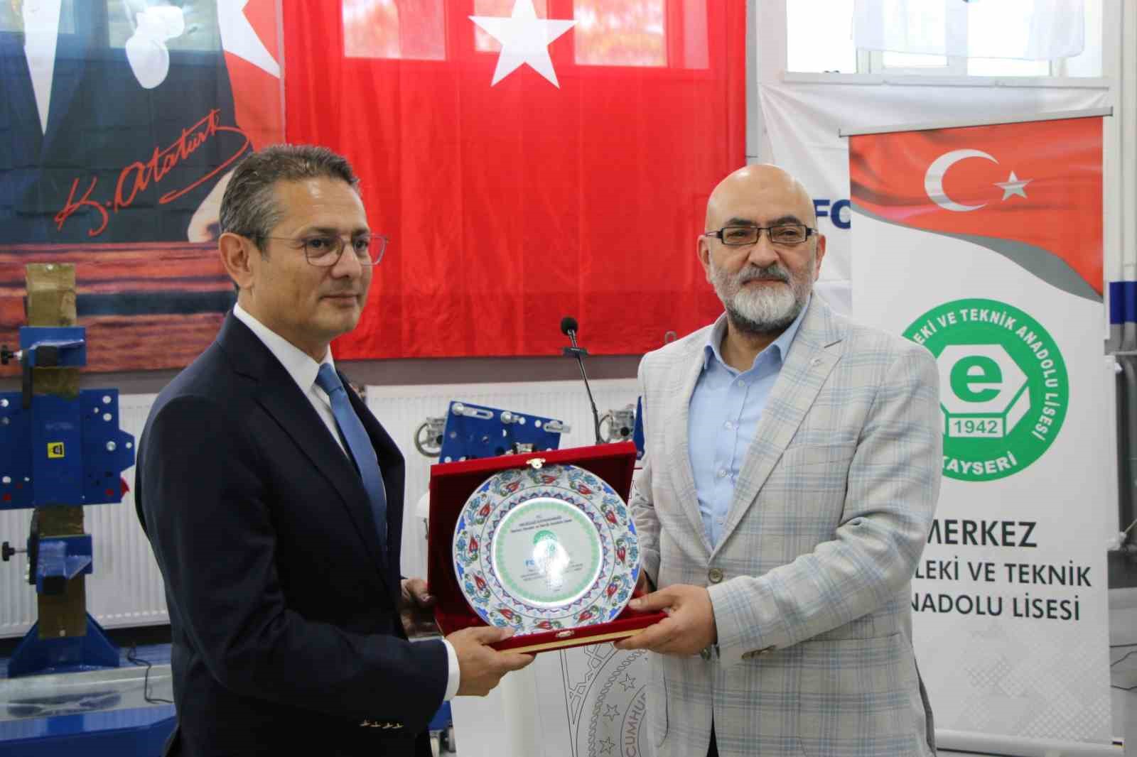 Meslek lisesine ’otomotiv eğitim laboratuvarı’ 11 meslek lisesine otomotiv egitim laboratuvari 7 NhZQETPR
