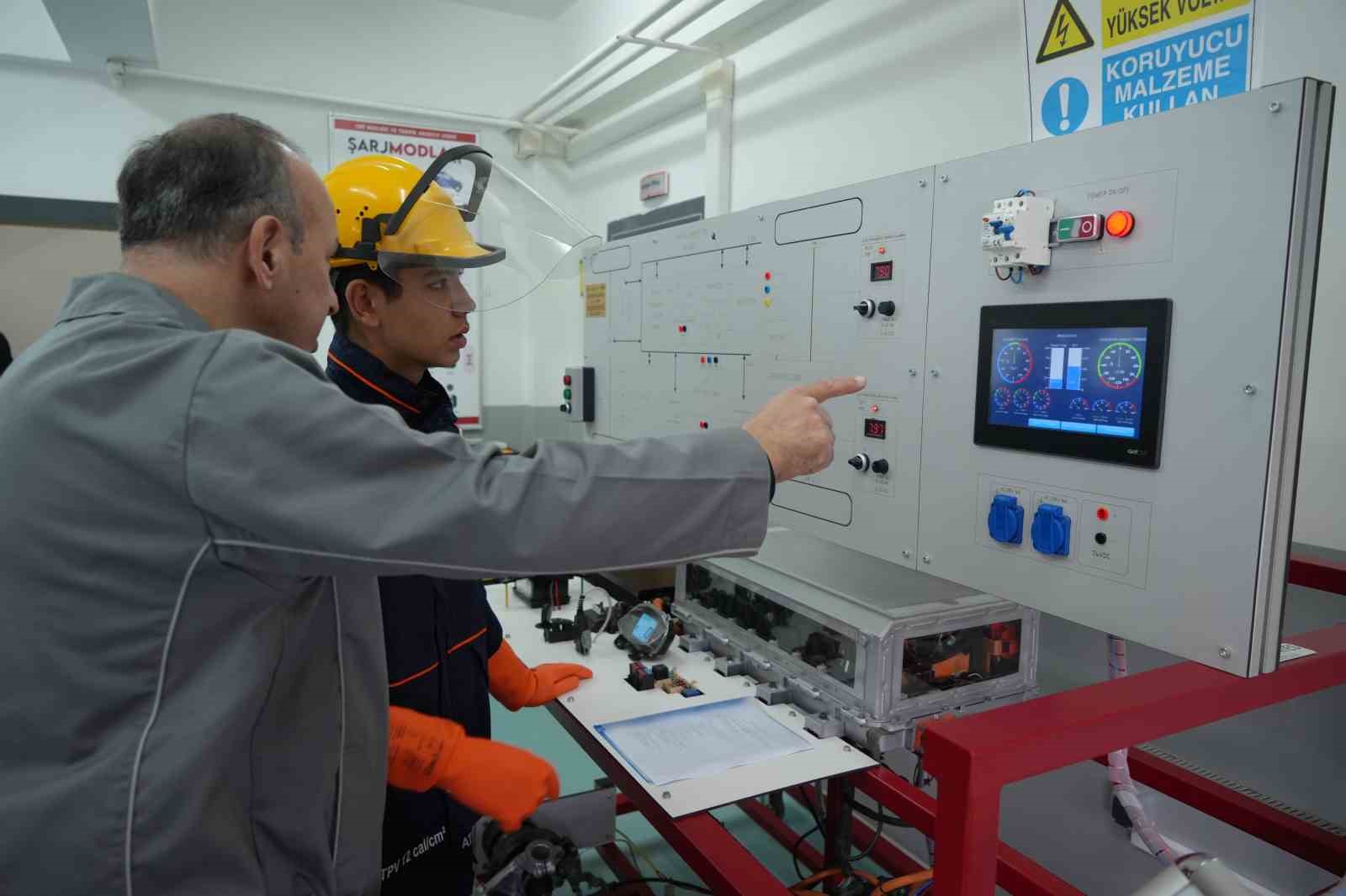 mesleki egitimde bir ilk elektrikli araclar egitim merkezi samsunda kuruldu 2