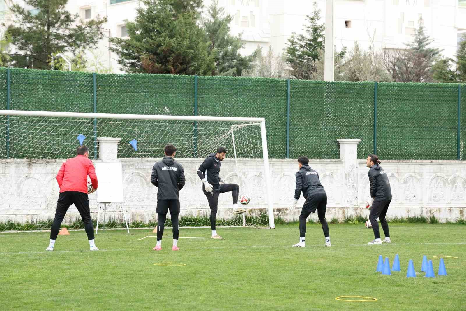 mesut bakkal super lige cikmak icin cok az bir zamanimiz kaldi 2