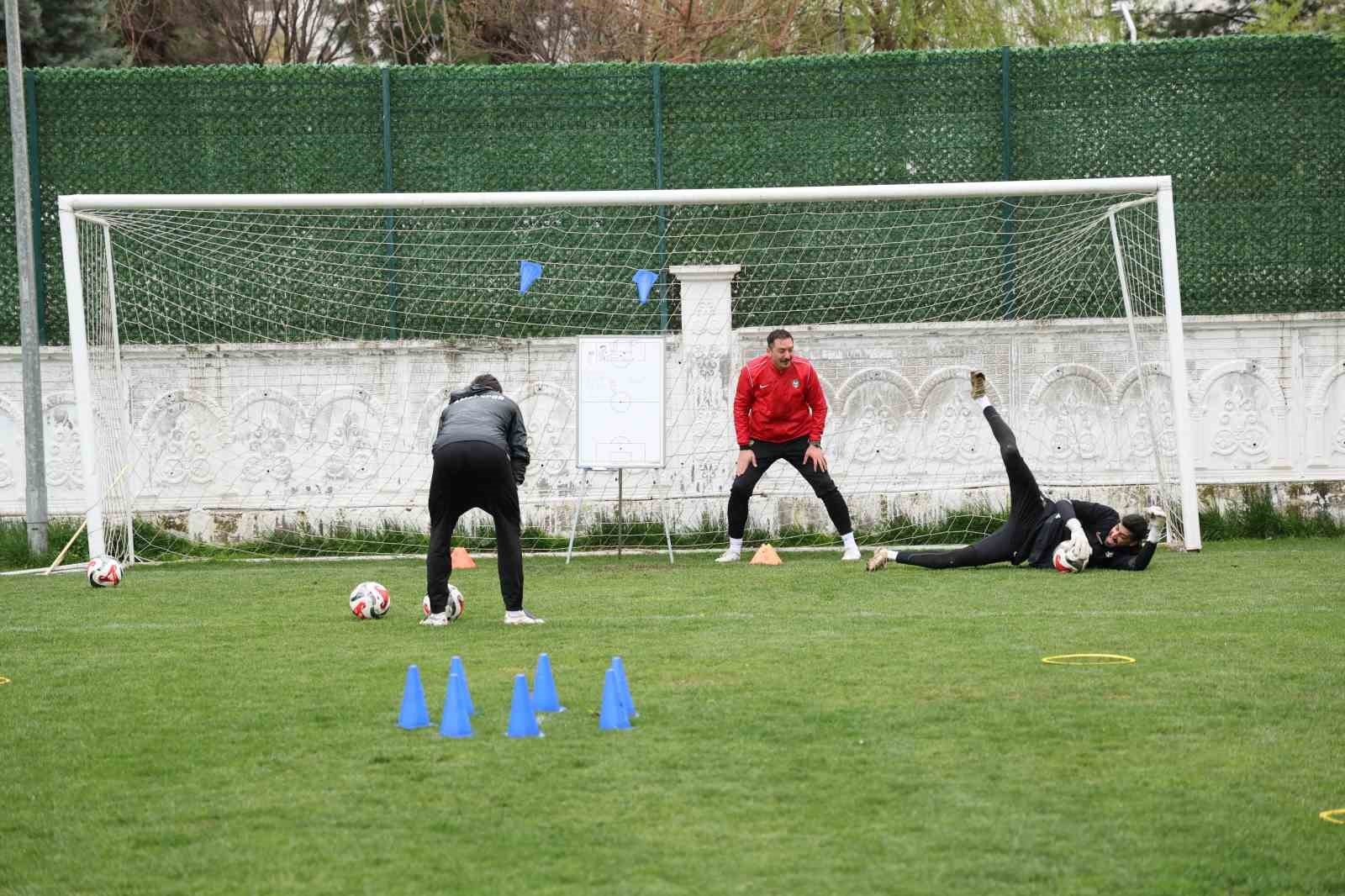 mesut bakkal super lige cikmak icin cok az bir zamanimiz kaldi 5 7iGOhCum