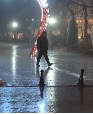 meteoroloji-uyardi-tekirdagda-kuvvetli-yagis-etkili-oldu-wMGUm445.jpg