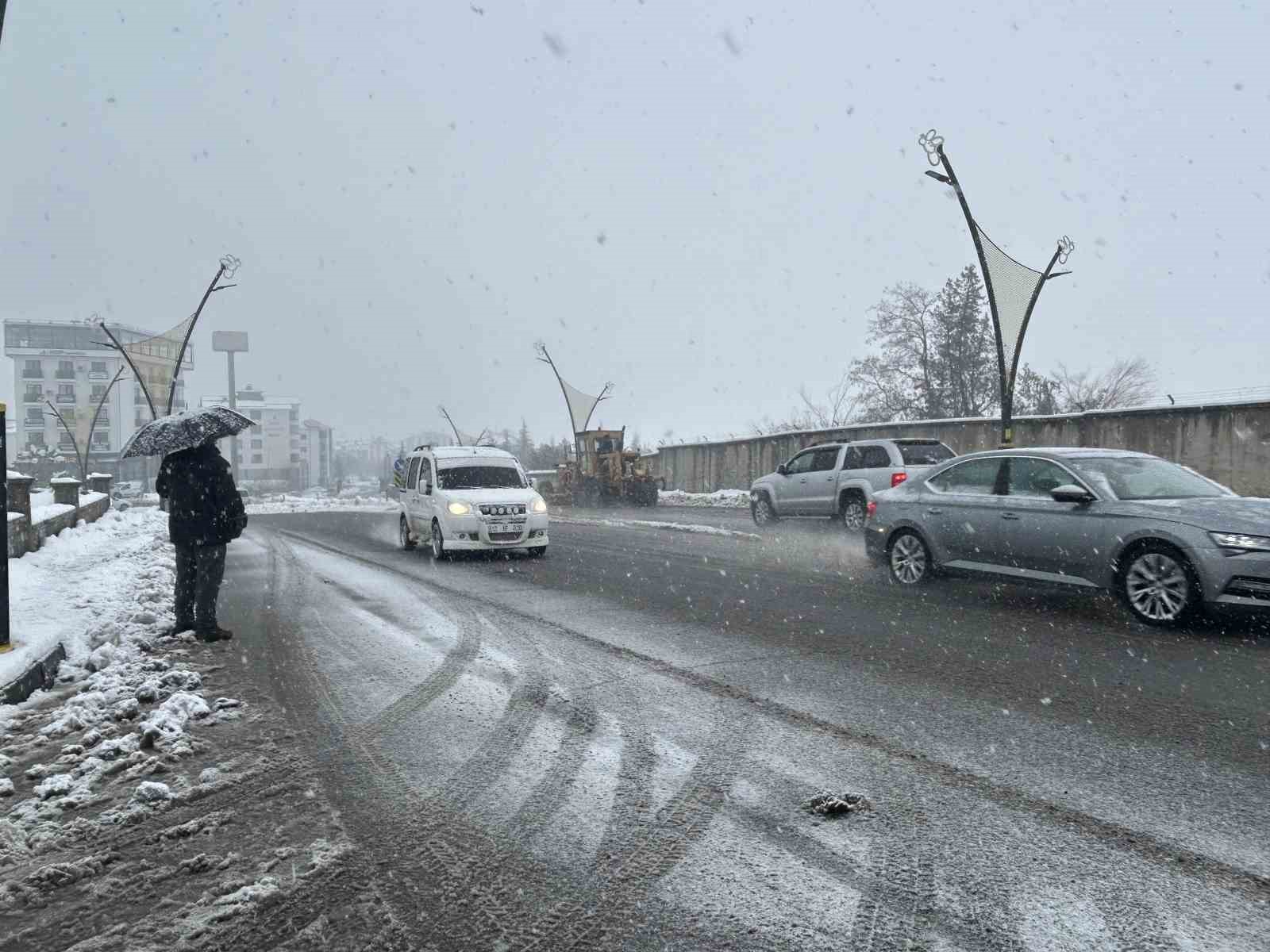 meteoroloji uyarmisti bingolde kar etkisini surduruyor 0 qnh93fCh