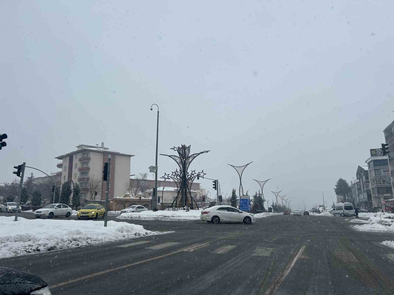 meteoroloji uyarmisti bingolde kar etkisini surduruyor 3 mwX9tMue