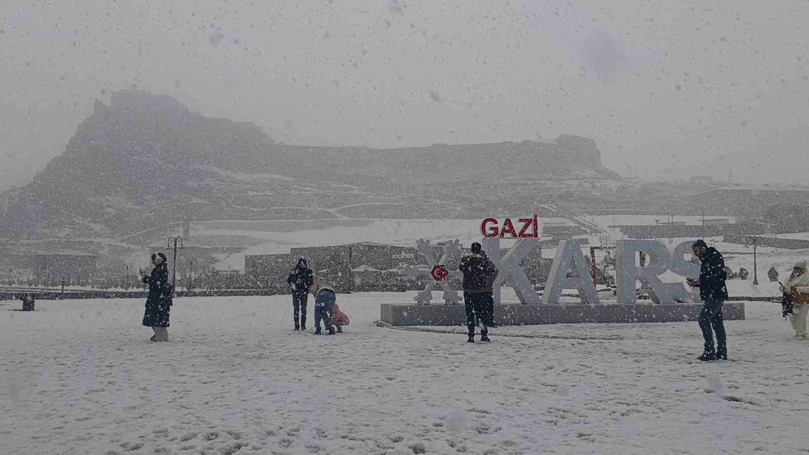 meteoroloji uyarmisti karsta yogun kar yagisi basladi 5 D3v6VvX8