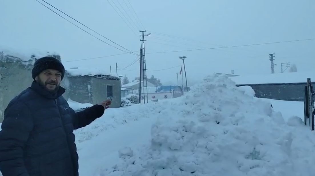 meteorolojinin uyardigi kentte tipi etkili oldu kar kalinligi yer yer 3 metreyi buldu 2 bOCeBqm6