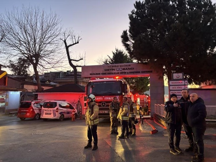 metin sabanci baltalimani kemik hastaliklari egitim ve arastirma hastanesinde yangin 11 hasta tahliye edildi miMlqziu