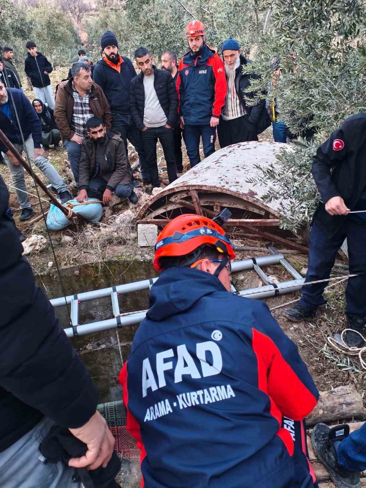 metrelerce derinlikteki kuyuya dusen genc operasyonla kurtarildi 2 QjamslcN