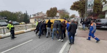 metrelerce-suruklendi-emniyet-kemeriyle-hayatta-tutundu-ahqNlDtk.jpg