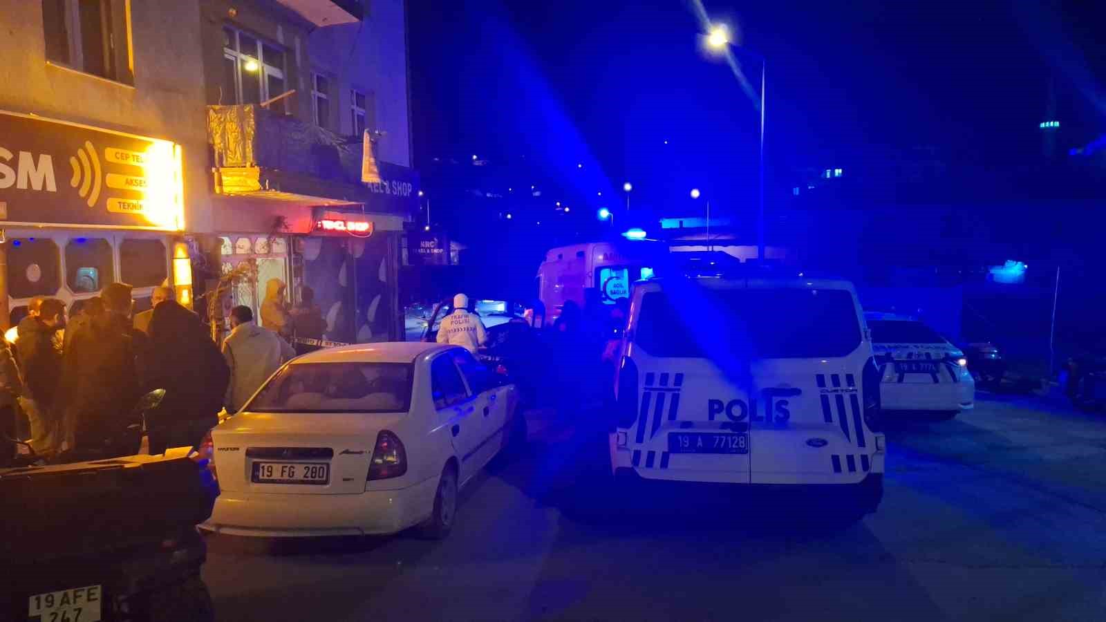 metrelerce yukseklikten beton zemine dusen yasli adam hayatini kaybetti 0 ymtVkuGp
